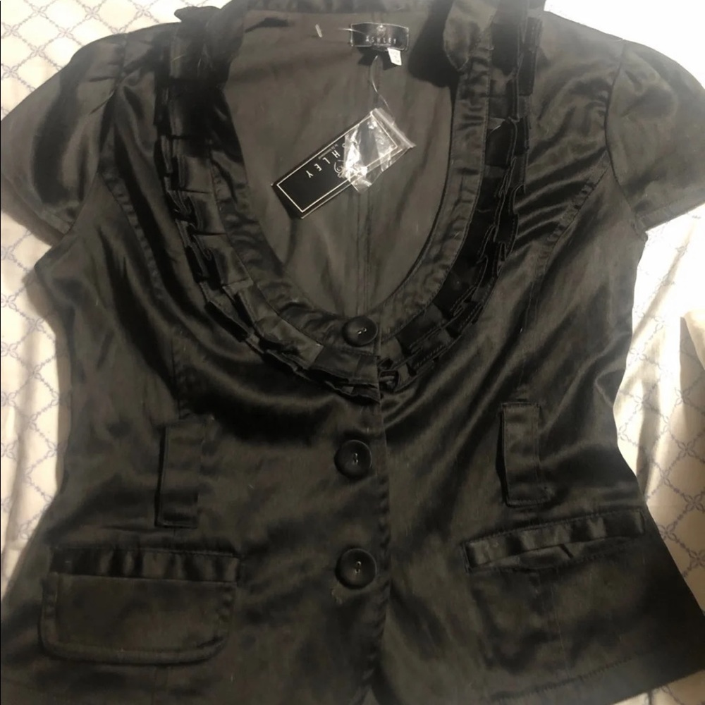 Black short sleeved blazer